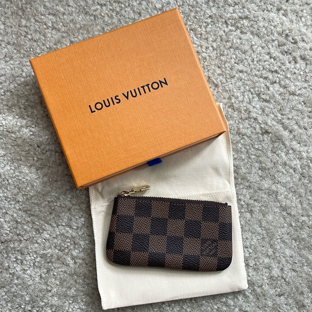 NWT from Paris Louis Vuitton key pouch Damier ebene